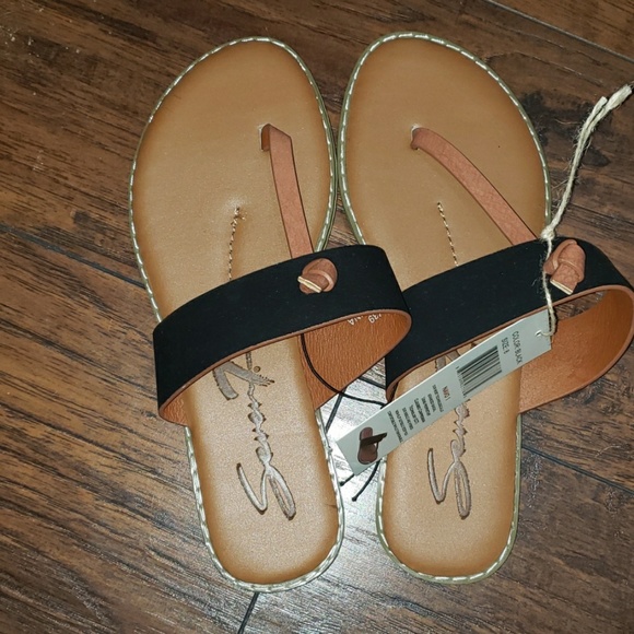 Seven7 Shoes - 😊 NEW Seven 7 Thong Sandals